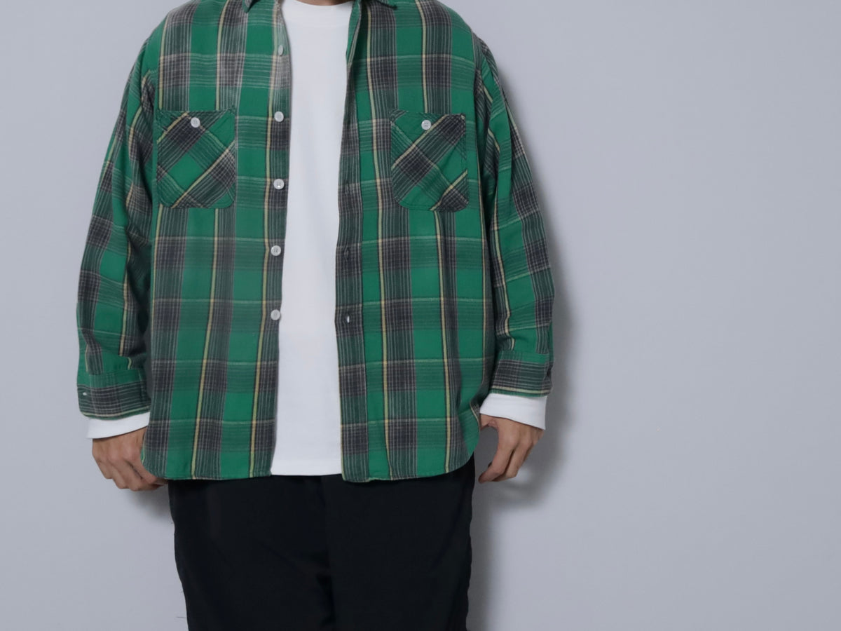BIG MAC PLAID FLANNEL SHIRT (LARGE/GOOD CONDITION)