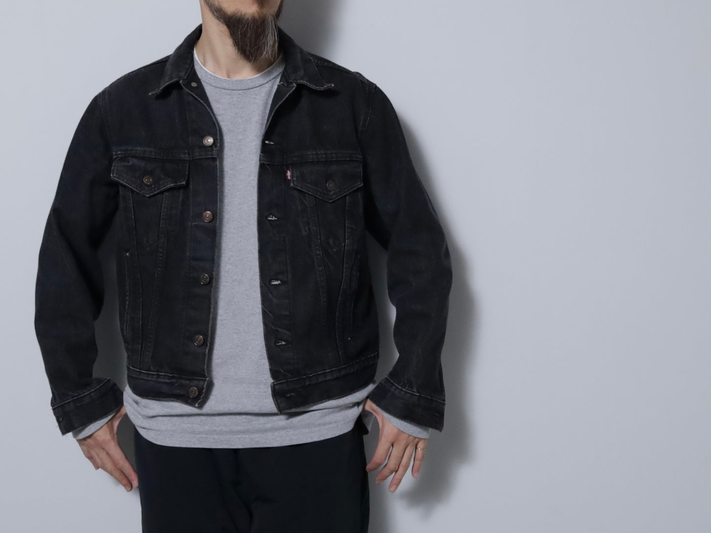 LEVI'S 70506-0259 BLACK DENIM JACKET (SIZE 42R/GOOD CONDITION)