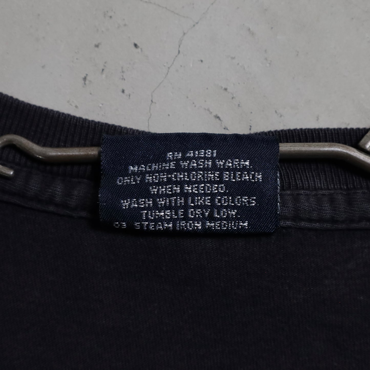 POLO BY RALPH LAUREN BLACK PLAIN T-SHIRT (ONE POCKET/MEDIUM/GOOD CONDITION)