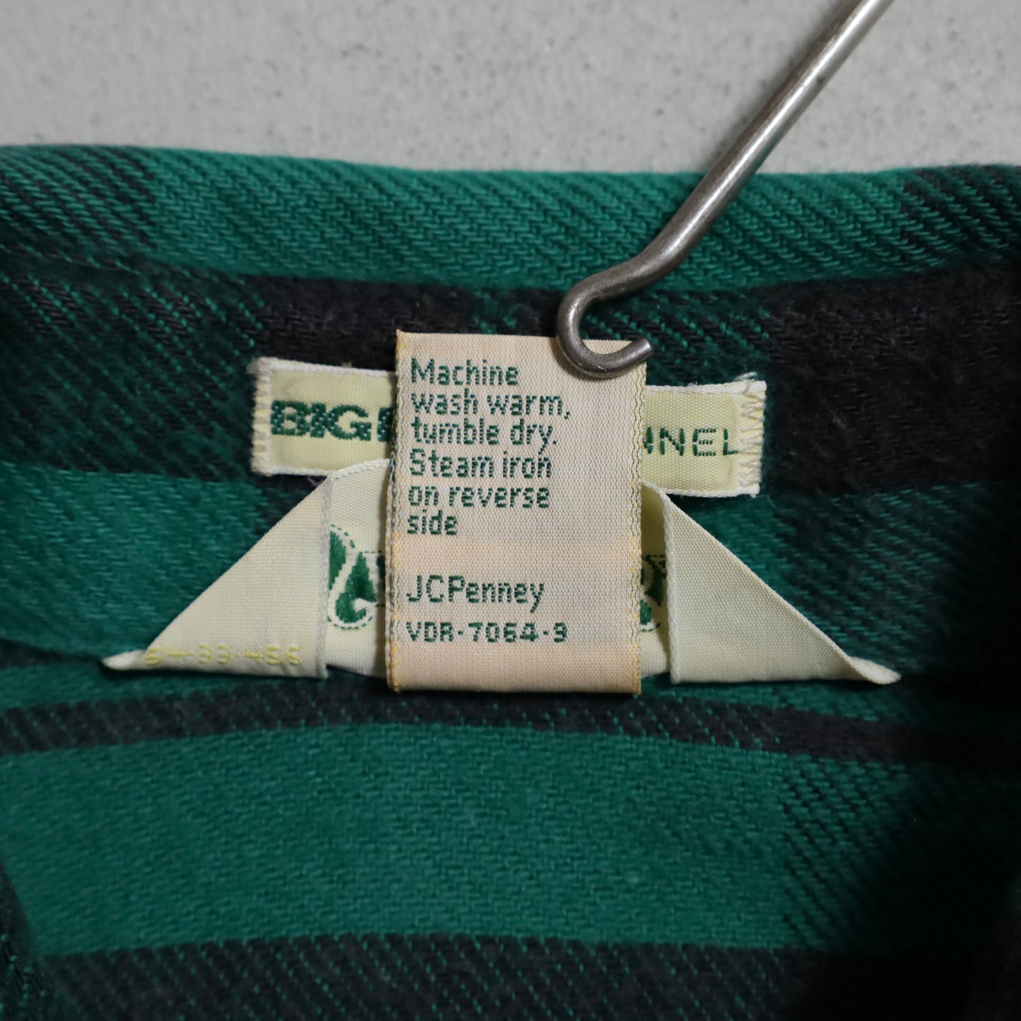 STJOHN'SBAY PLAID HEAVY FLANNEL SHIRT (XLARGE/GOOD CONDITION)