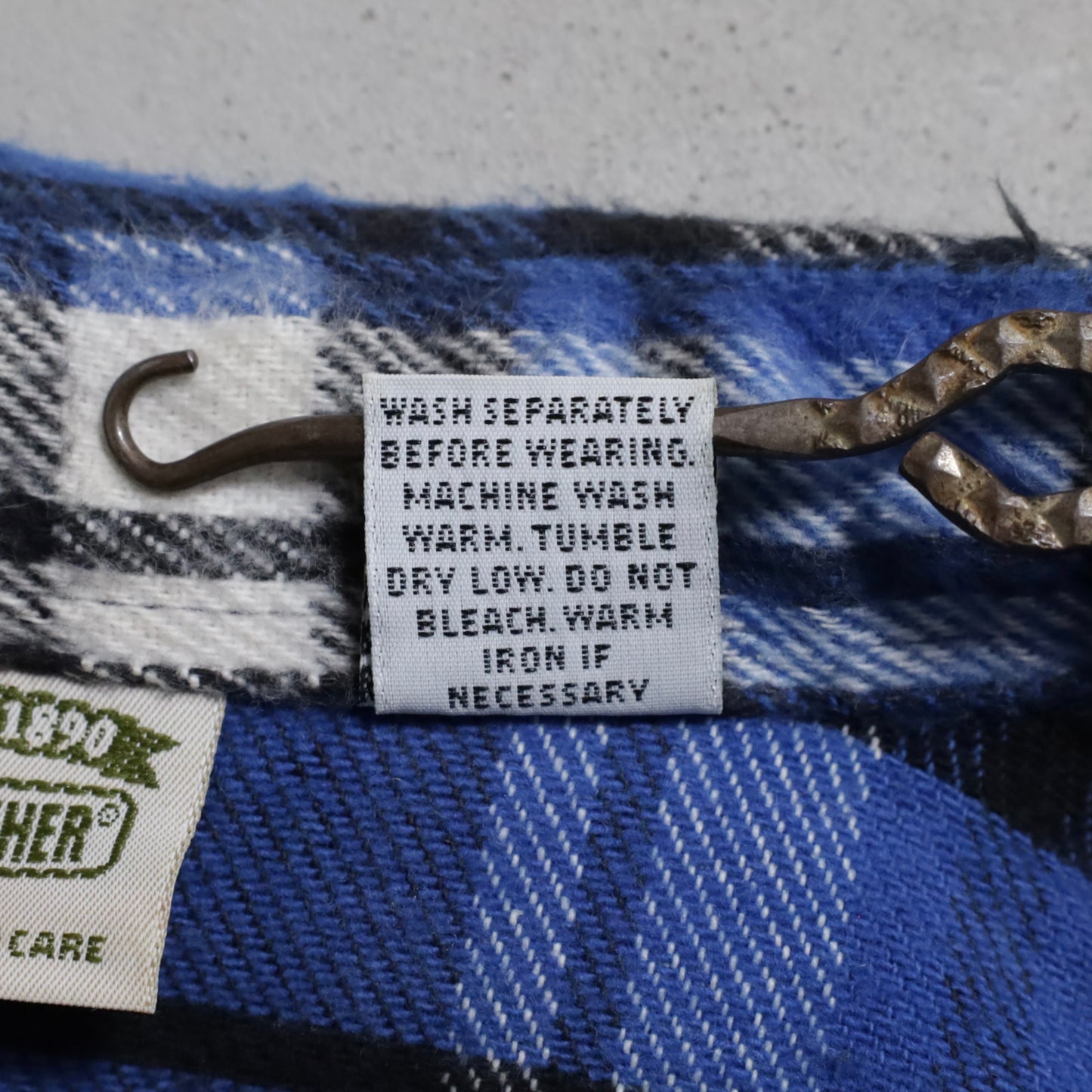 FIVEBROTHER PLAID HEAVY FLANNEL SHIRT (LARGE/VERY GOOD CONDITION)