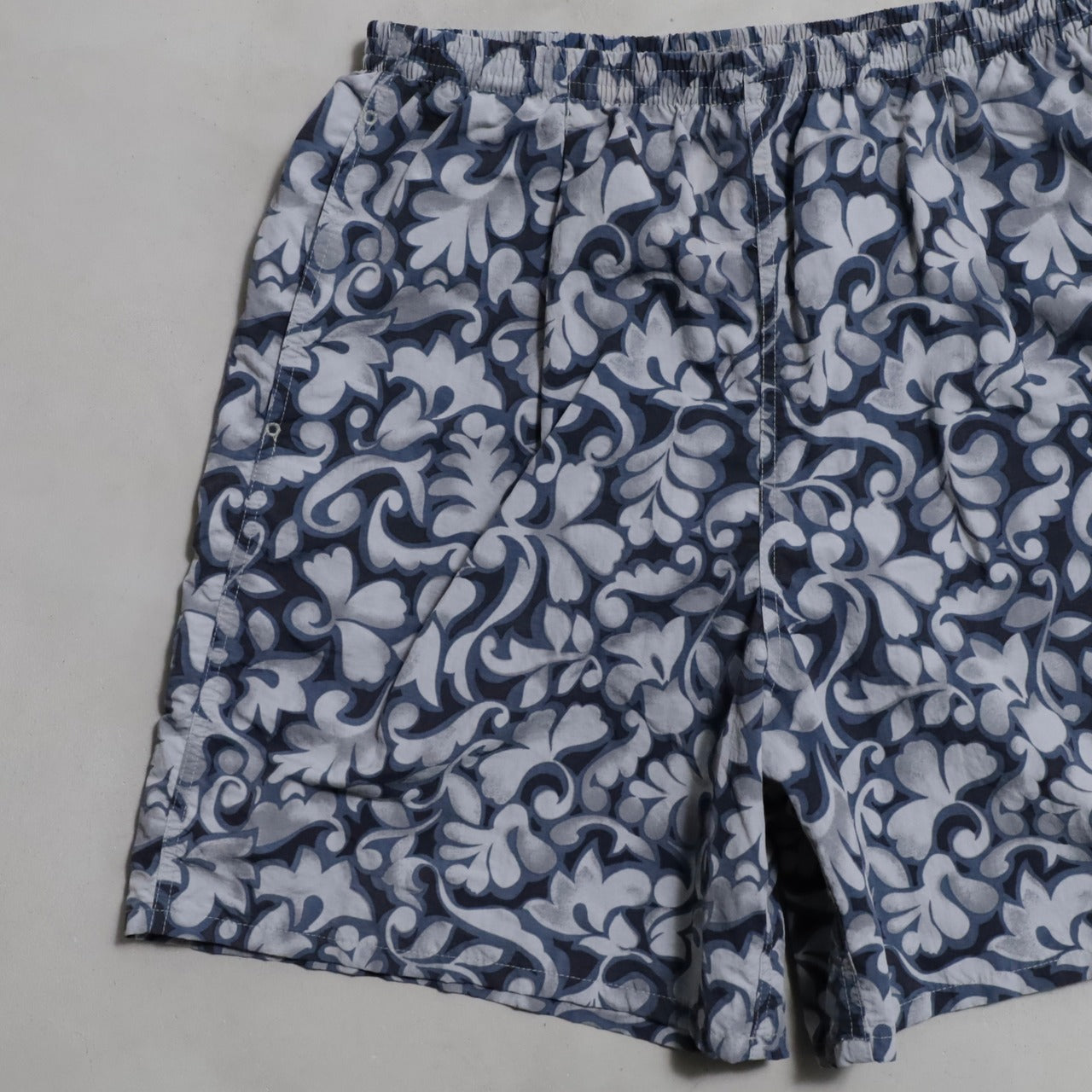 PATAGONIA BAGGIES SHORTS (LARGE/LONG/GOOD CONDITION)