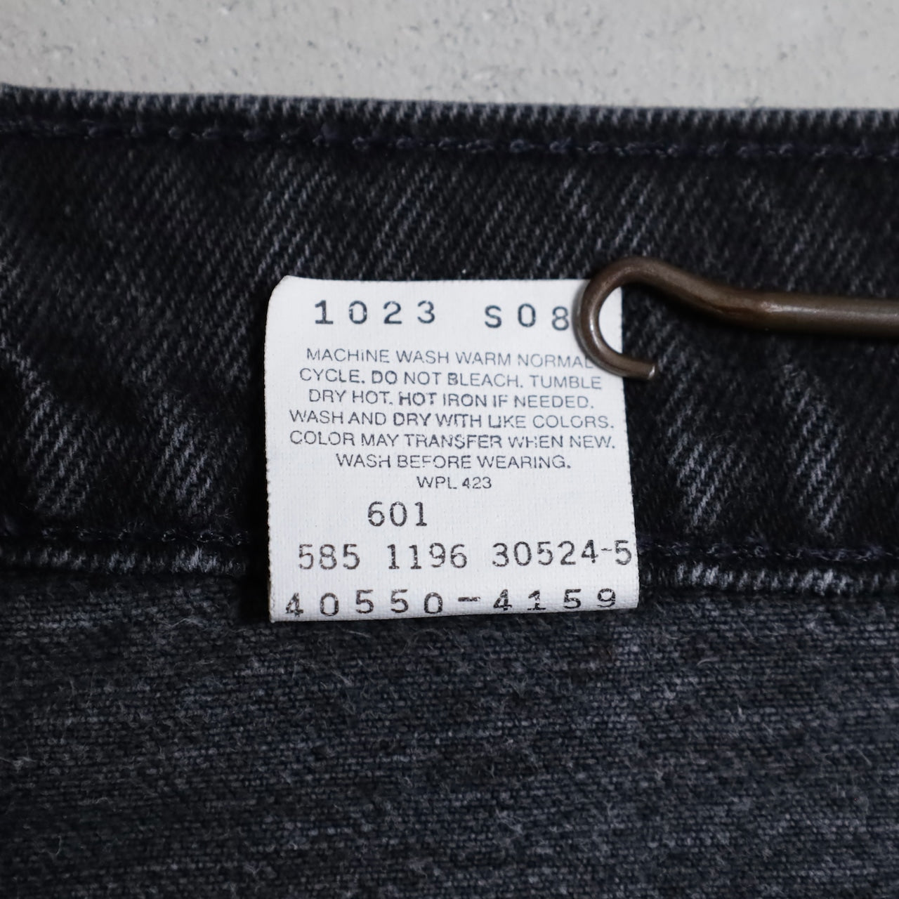LEVI’S 550 BLACK DENIM PANTS (W36L30/GOOD CONDITION)