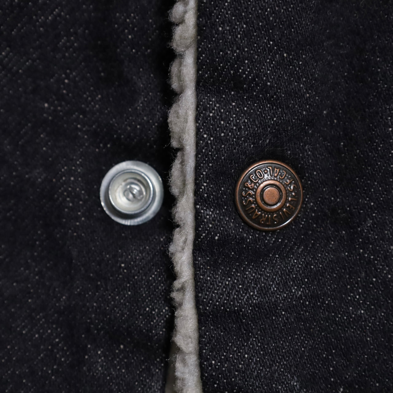 LEVI'S 70608-0259 BLACK DENIM BOA RANCH JACKET (SIZE 46R/GOOD CONDITION)