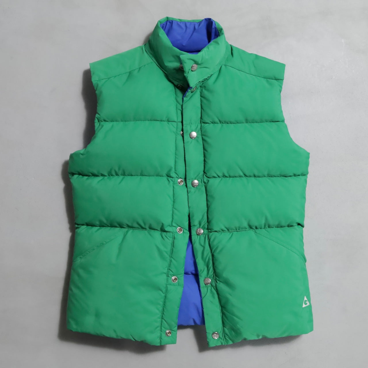 GERRY REVERSIBLE DOWN VEST (MEDIUM/GOOD CONDITION)