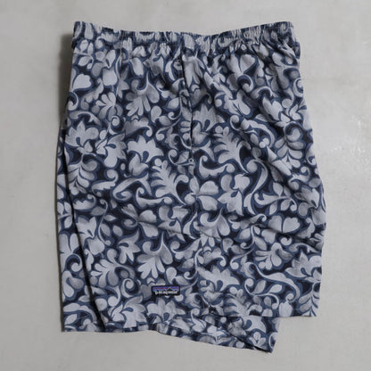 PATAGONIA BAGGIES SHORTS (LARGE/LONG/GOOD CONDITION)