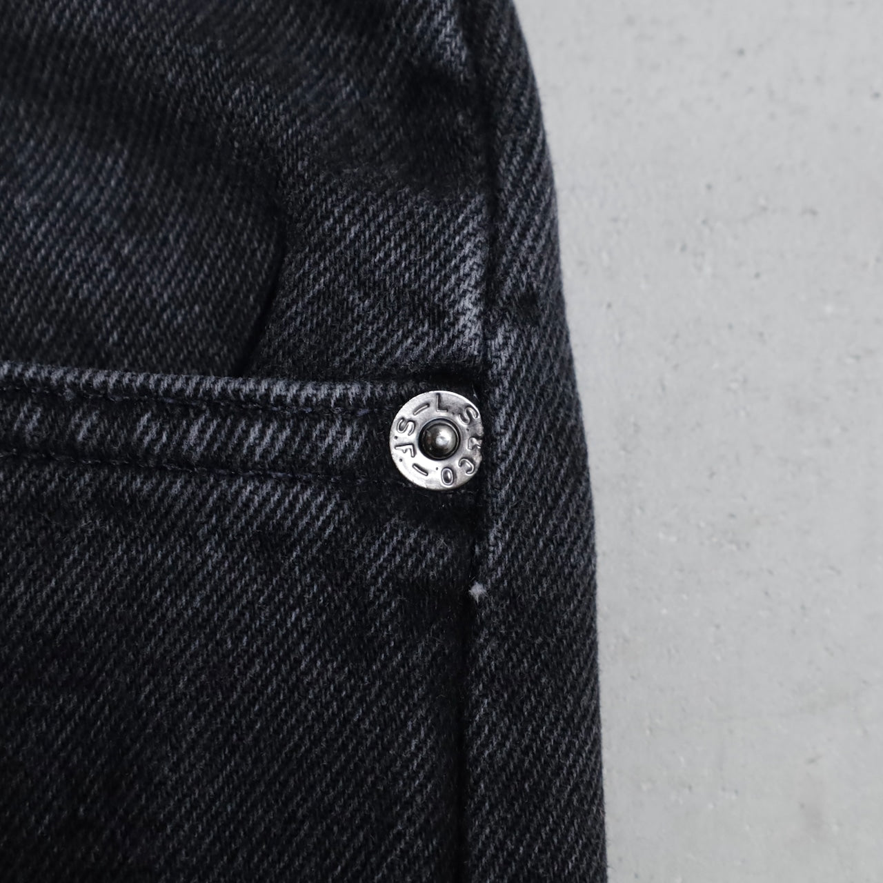 LEVI’S 550 BLACK DENIM PANTS (W36L30/GOOD CONDITION)
