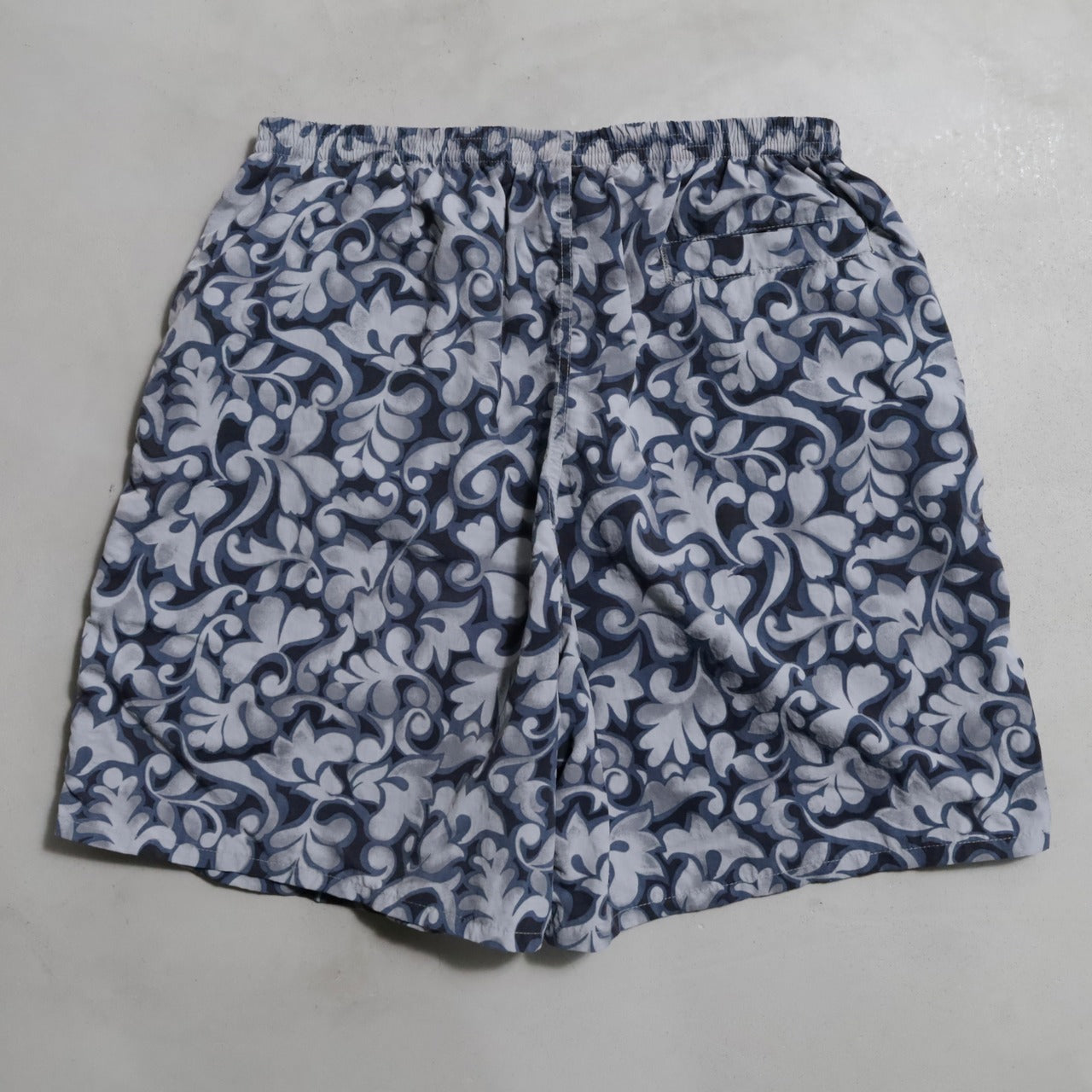 PATAGONIA BAGGIES SHORTS (LARGE/LONG/GOOD CONDITION)