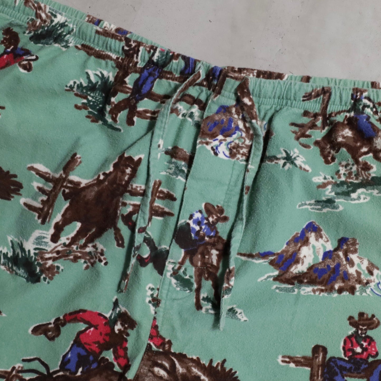NICK&NORA WESTERN PATTERN PAJAMAS (XLARGE/VERY GOOD CONDITION)