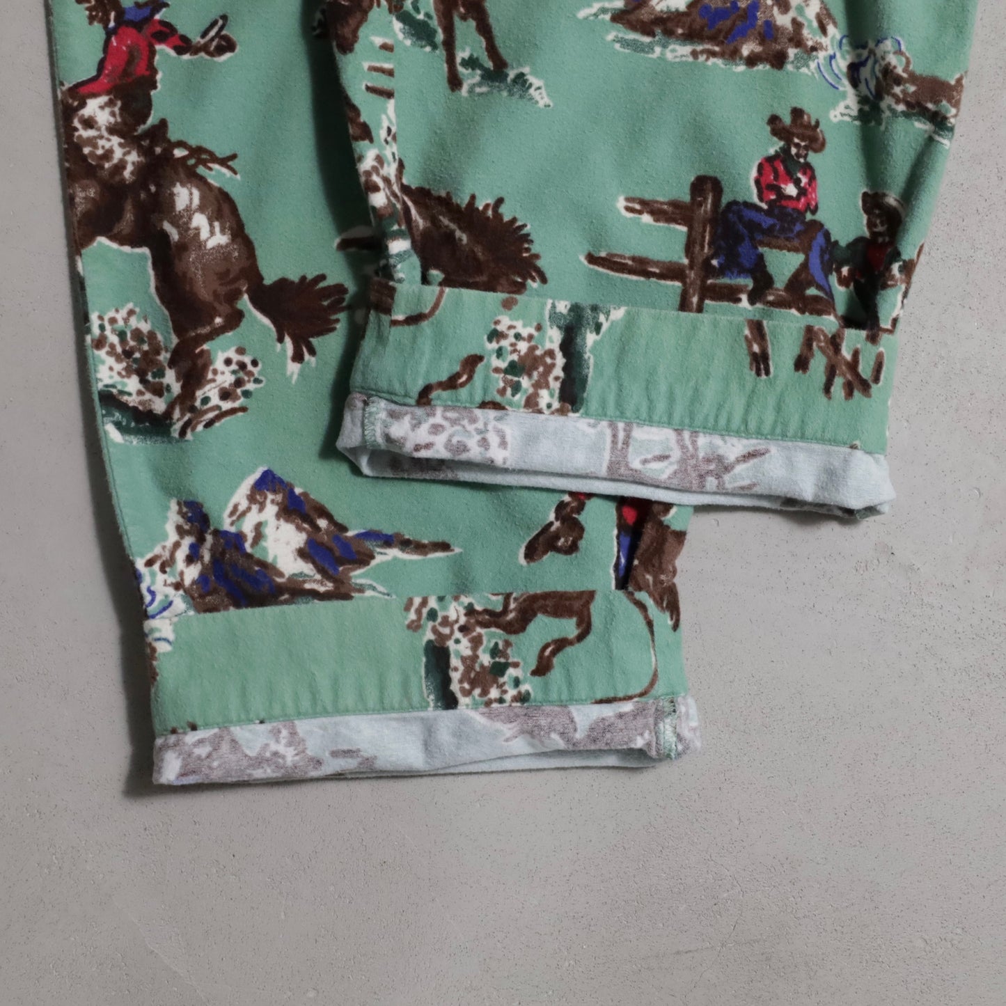NICK&NORA WESTERN PATTERN PAJAMAS (XLARGE/VERY GOOD CONDITION)