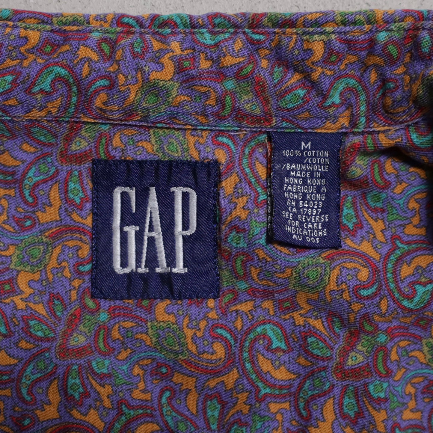 GAP PAISLEY PATTERN B.D. SHIRT (MEDIUM/GOOD CONDITION)