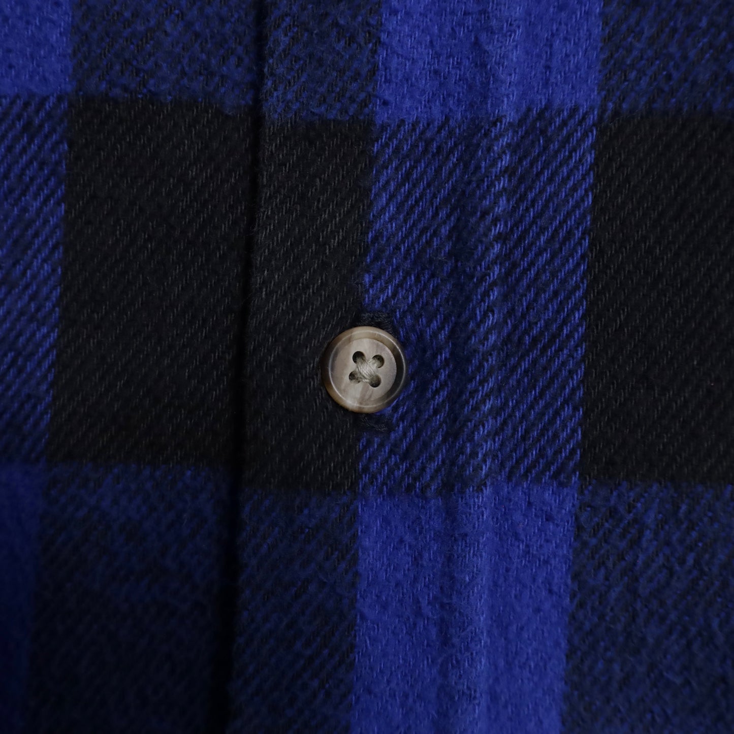 OSHKOSH PLAID HEAVY FLANNEL SHIRT (LARGE/GOOD CONDITION)