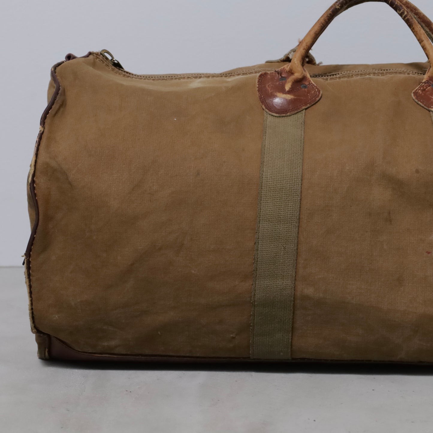 L.L.BEAN BROWN DUFFLE BAG (GOOD USED CONDITION)