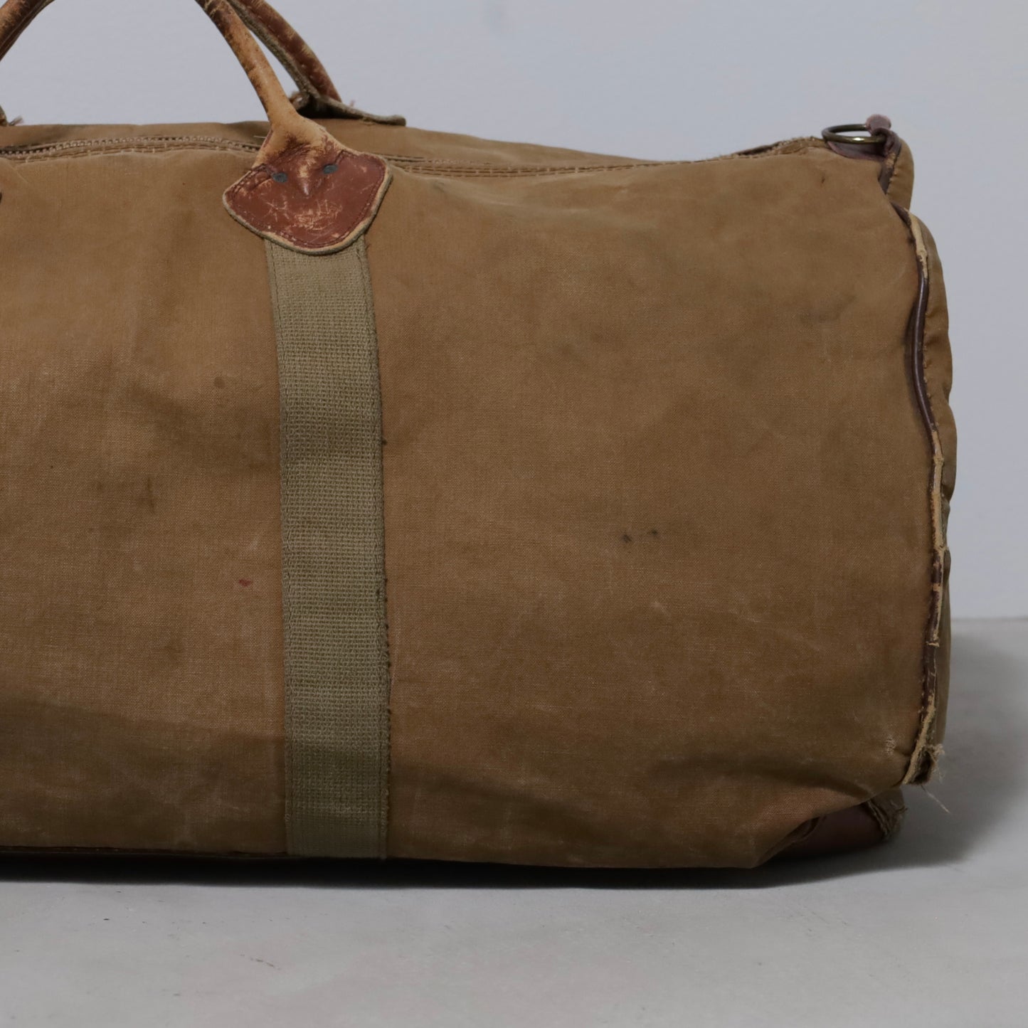 L.L.BEAN BROWN DUFFLE BAG (GOOD USED CONDITION)