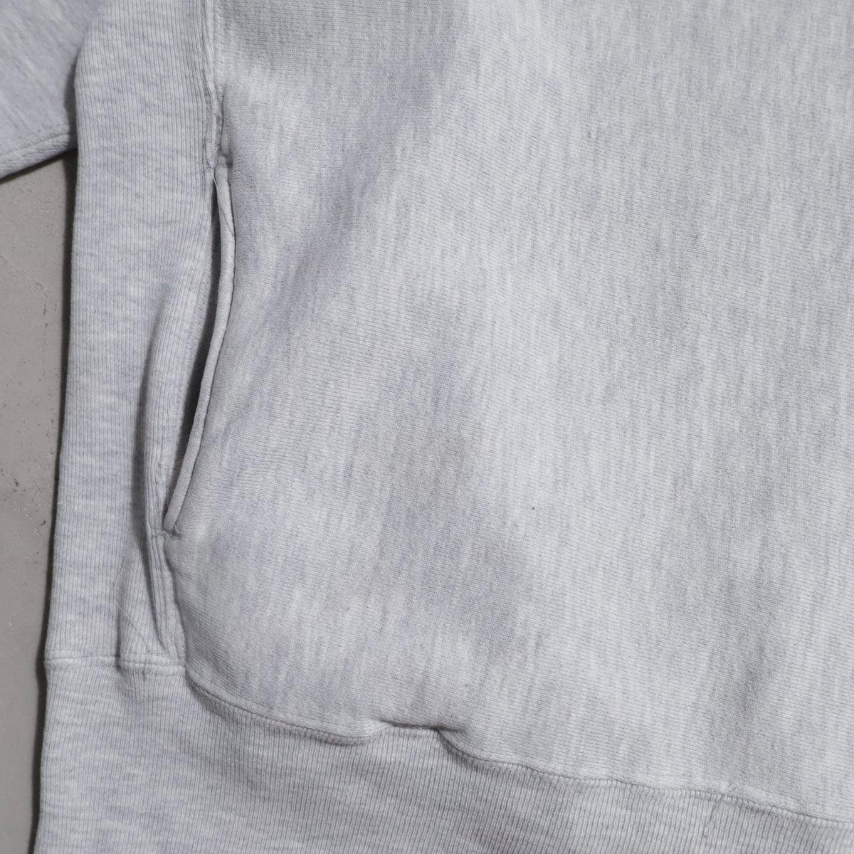 CHAMPION MOCK-NECK REVERSE WEAVE SWEAT SHIRT (LARGE/GOOD CONDITION)