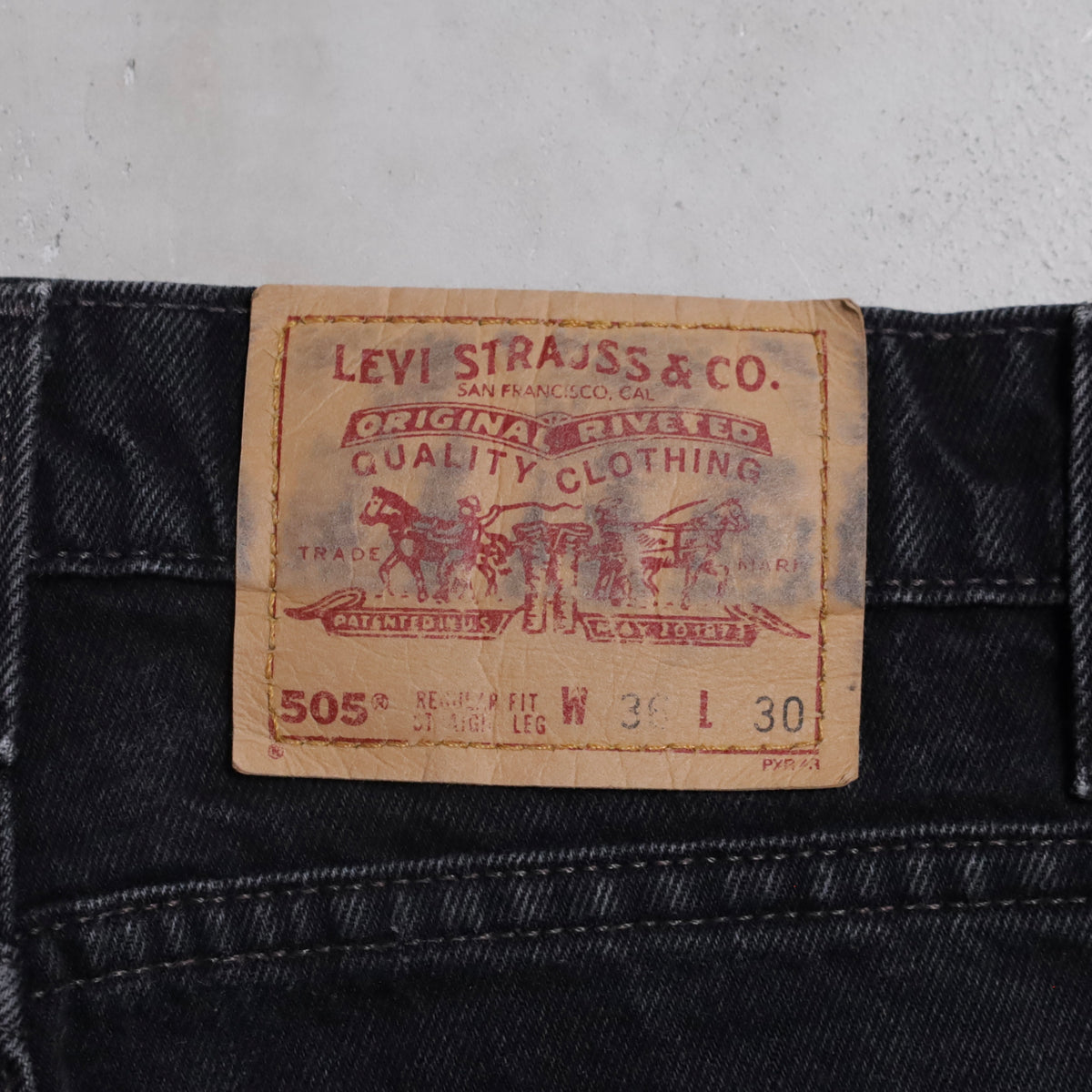 LEVI'S 505 BLACK DENIM PANTS (W36L30/GOOD CONDITION)
