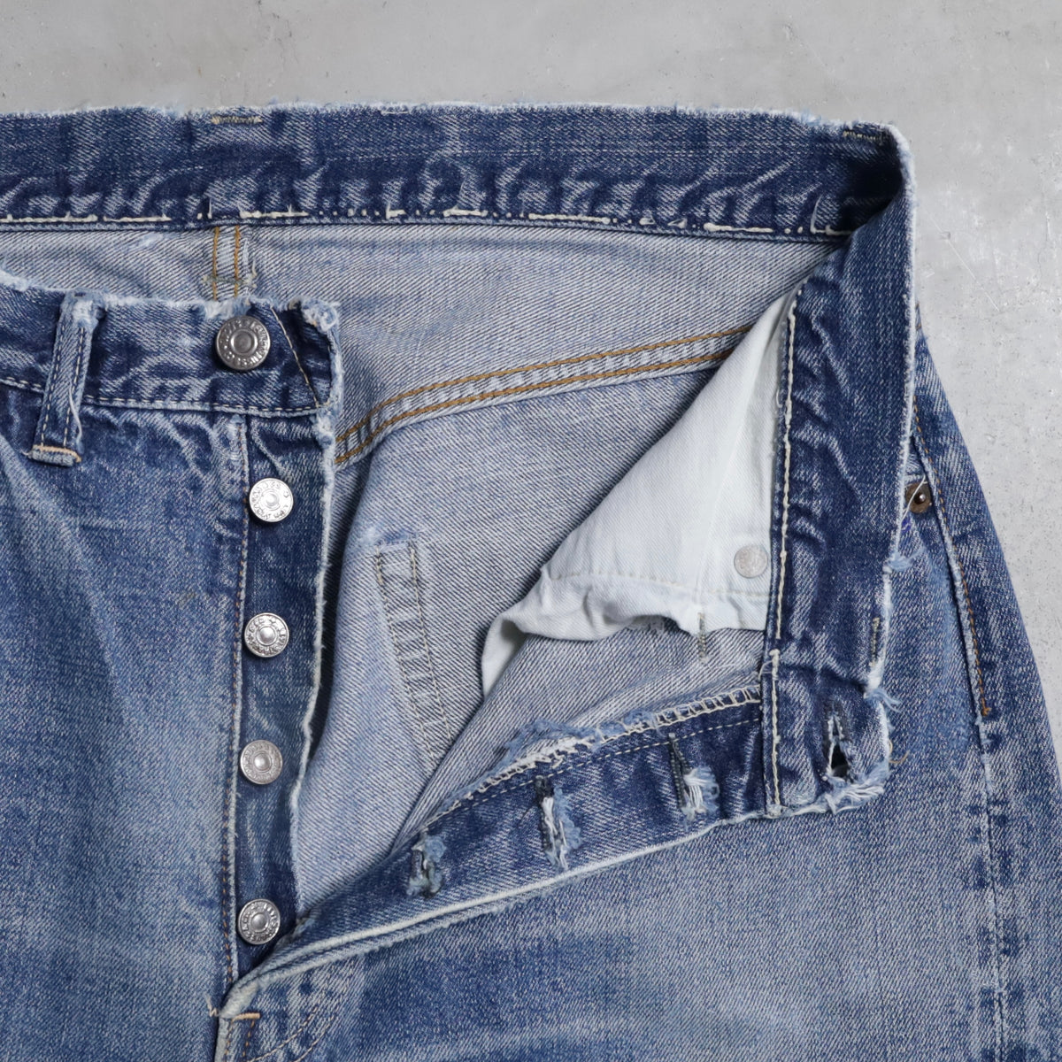 LEVI'S 501 BIGE DENIM PANTS (EARLY MODEL/GOOD FADE/USED CONDITION)