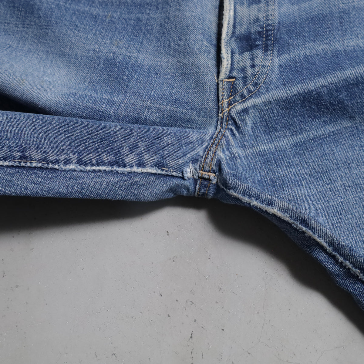 LEVI'S 501 BIGE DENIM PANTS (EARLY MODEL/GOOD FADE/USED CONDITION)