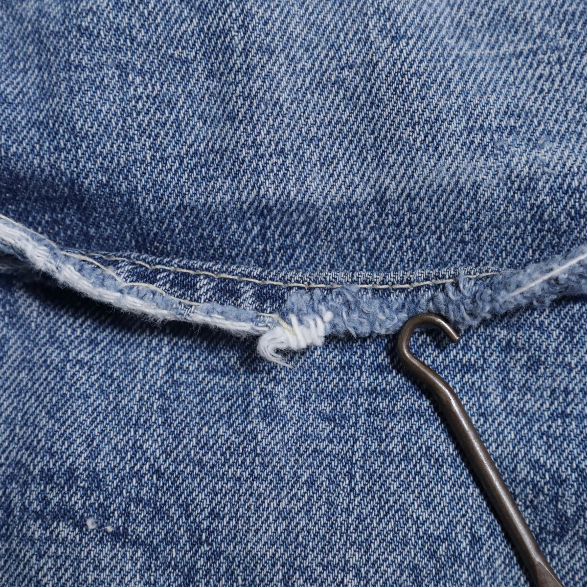 LEVI'S 501 BIGE DENIM PANTS (EARLY MODEL/GOOD FADE/USED CONDITION)