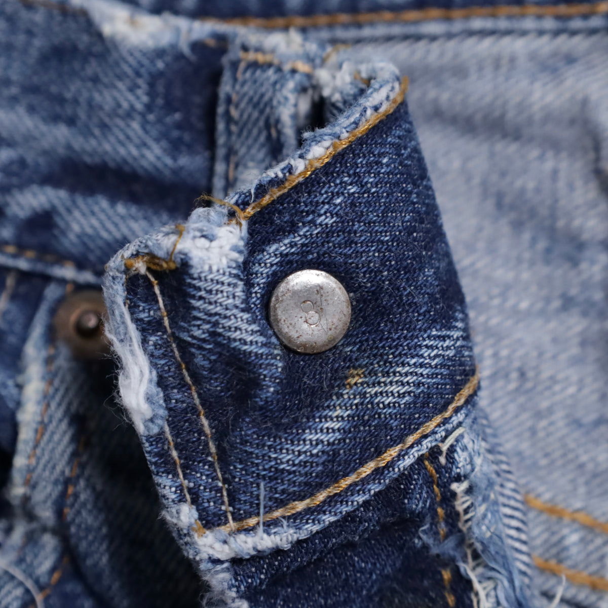 LEVI'S 501 BIGE DENIM PANTS (GOOD FADE/USED CONDITION)