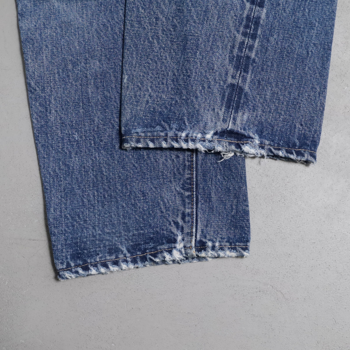 LEVI'S 501 BIGE DENIM PANTS (GOOD FADE/USED CONDITION)