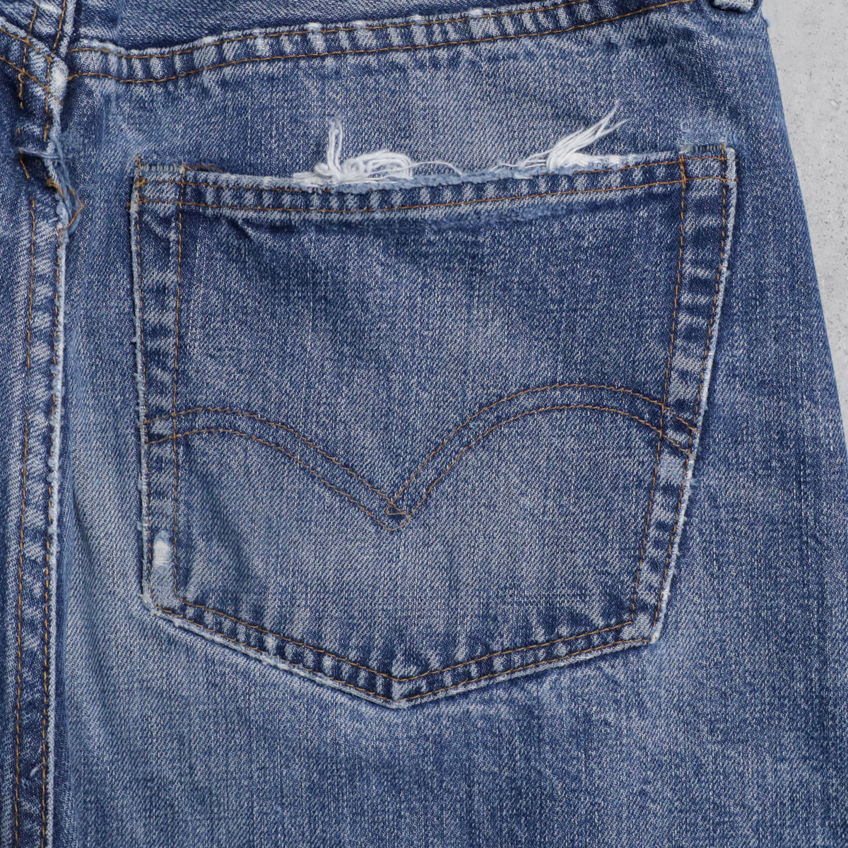 LEVI'S 501 BIGE DENIM PANTS (GOOD FADE/USED CONDITION)