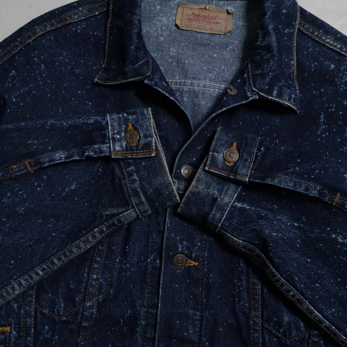 LEVI'S 70507-0229 GALACTIC WASHED DENIM JACKET (LARGE/GOOD CONDITION)
