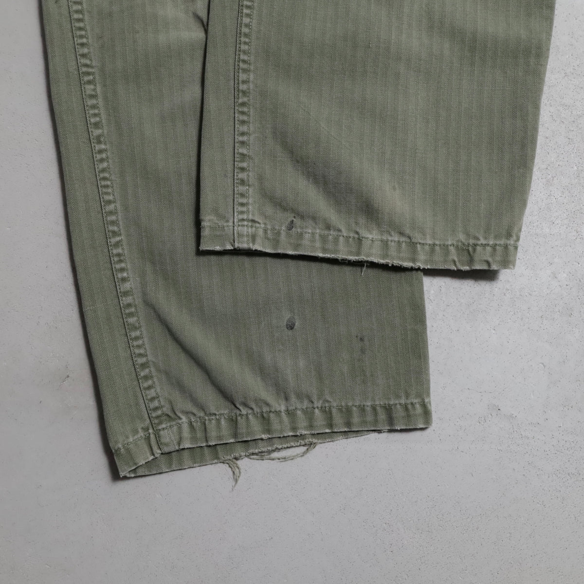 WWII U.S.ARMY M-43 HBT TROUSERS WITH "PW STENCIL" (W32L29/GOOD USED CONDITION)