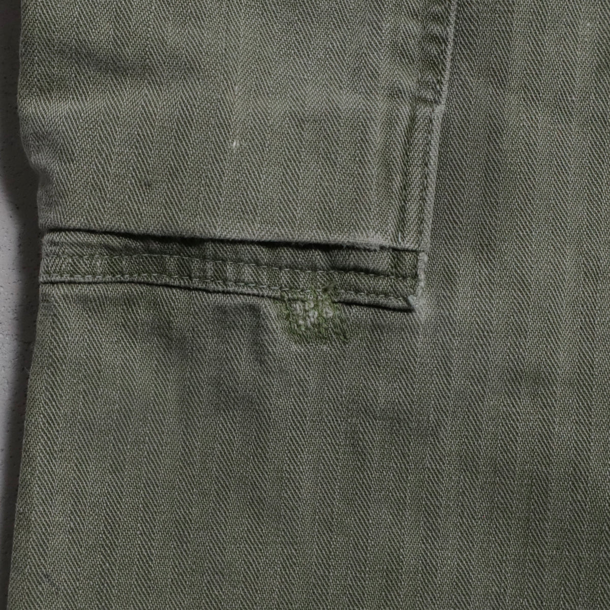 WWII U.S.ARMY M-43 HBT TROUSERS WITH "PW STENCIL" (W32L29/GOOD USED CONDITION)