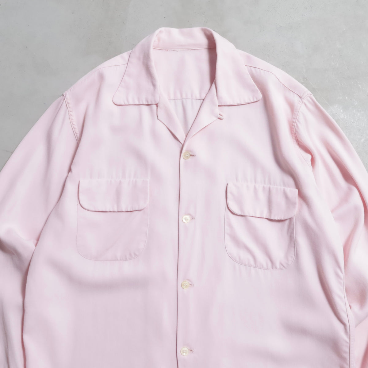 PINK RAYON GABARDINE BOX SHIRT (RARE COLOR/GOOD CONDITION)
