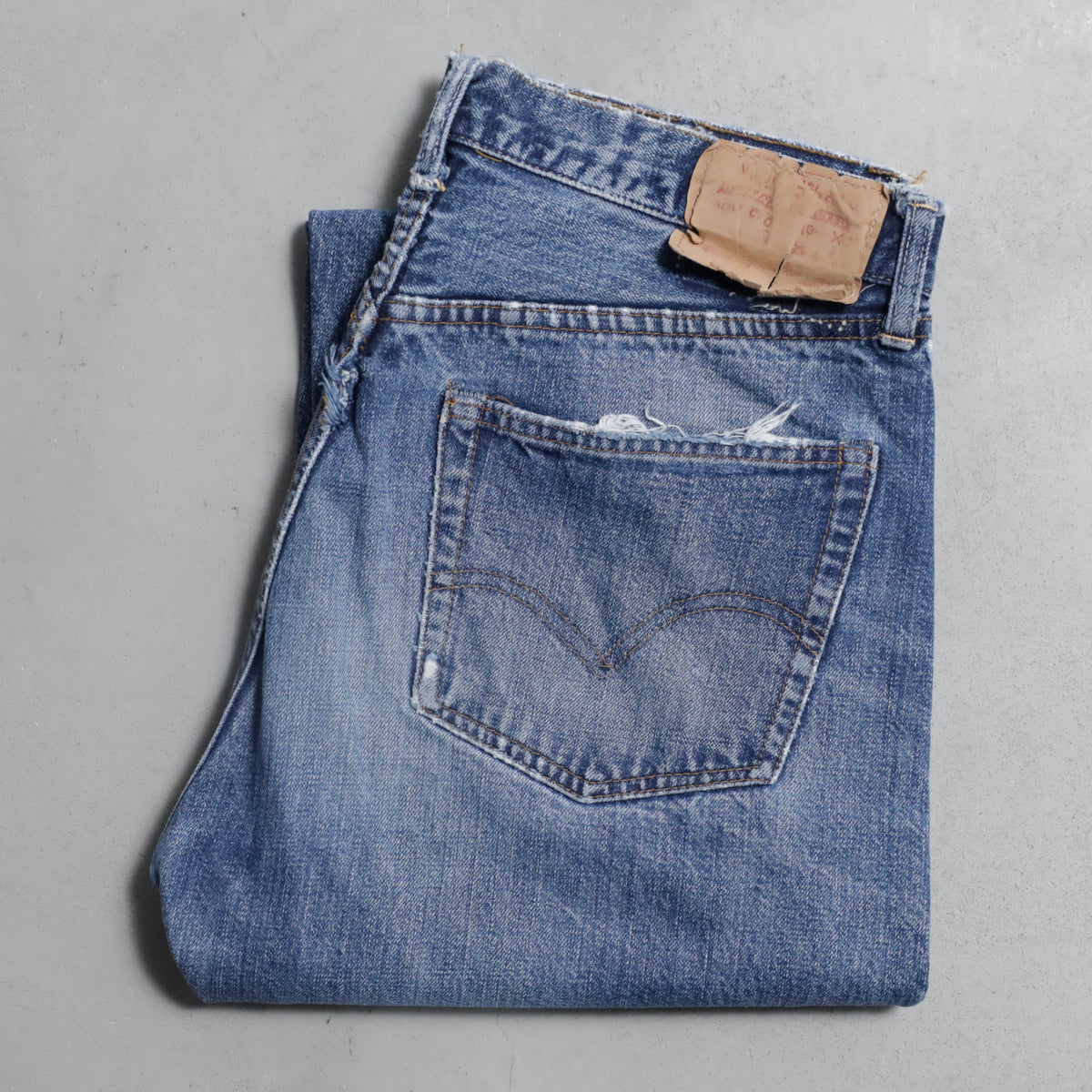 LEVI'S 501 BIGE DENIM PANTS (GOOD FADE/USED CONDITION)