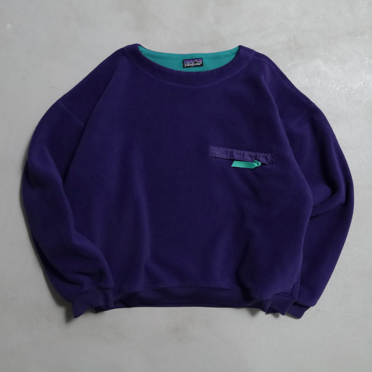 PATAGONIA LIGHT WEIGHT SYNCHILLA CREW (MEDIUM/GOOD CONDITION)