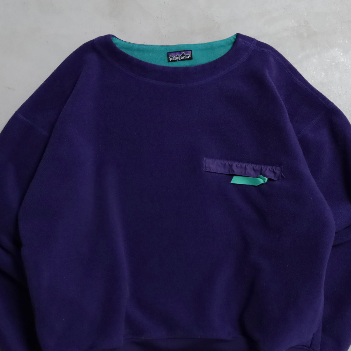 PATAGONIA LIGHT WEIGHT SYNCHILLA CREW (MEDIUM/GOOD CONDITION)