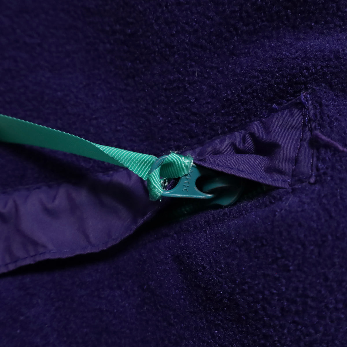 PATAGONIA LIGHT WEIGHT SYNCHILLA CREW (MEDIUM/GOOD CONDITION)