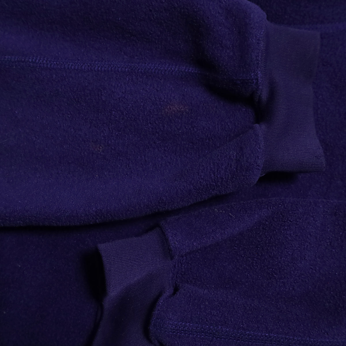 PATAGONIA LIGHT WEIGHT SYNCHILLA CREW (MEDIUM/GOOD CONDITION)