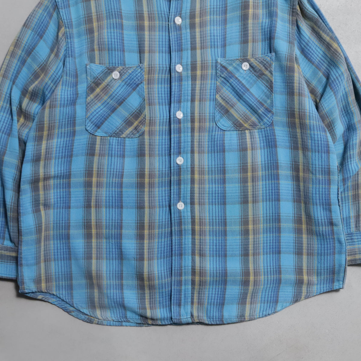 BIG MAC PLAID FLANNEL SHIRT (LARGE/GOOD CONDITION)