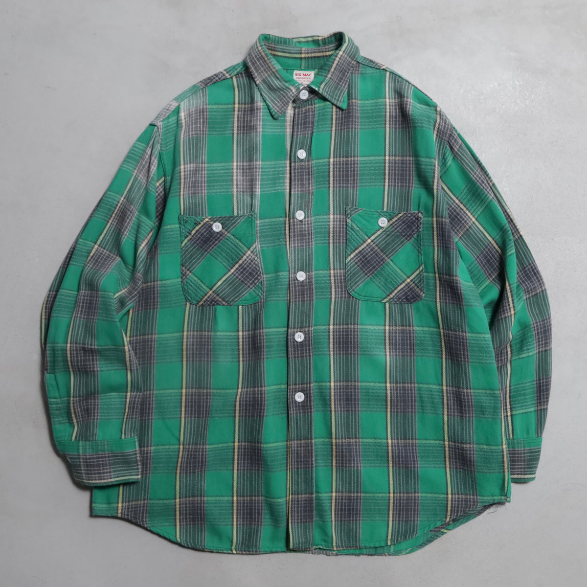 BIG MAC PLAID FLANNEL SHIRT (LARGE/GOOD CONDITION)