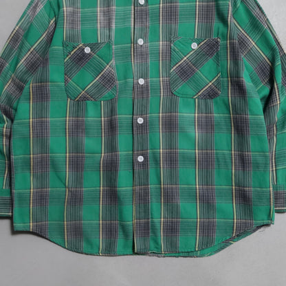 BIG MAC PLAID FLANNEL SHIRT (LARGE/GOOD CONDITION)