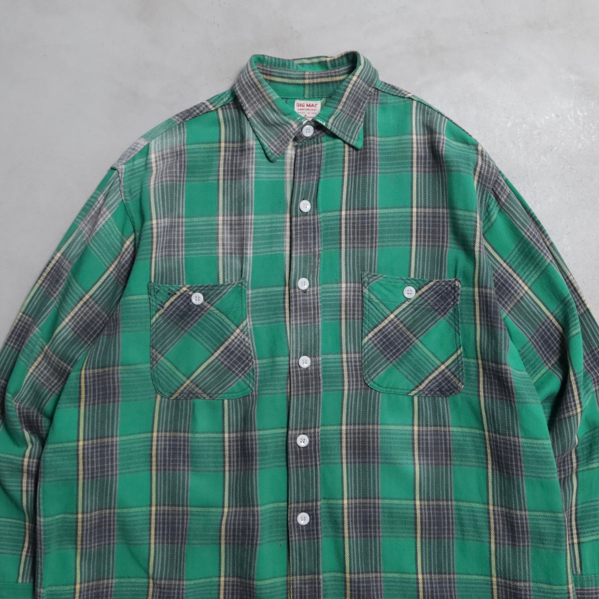 BIG MAC PLAID FLANNEL SHIRT (LARGE/GOOD CONDITION)