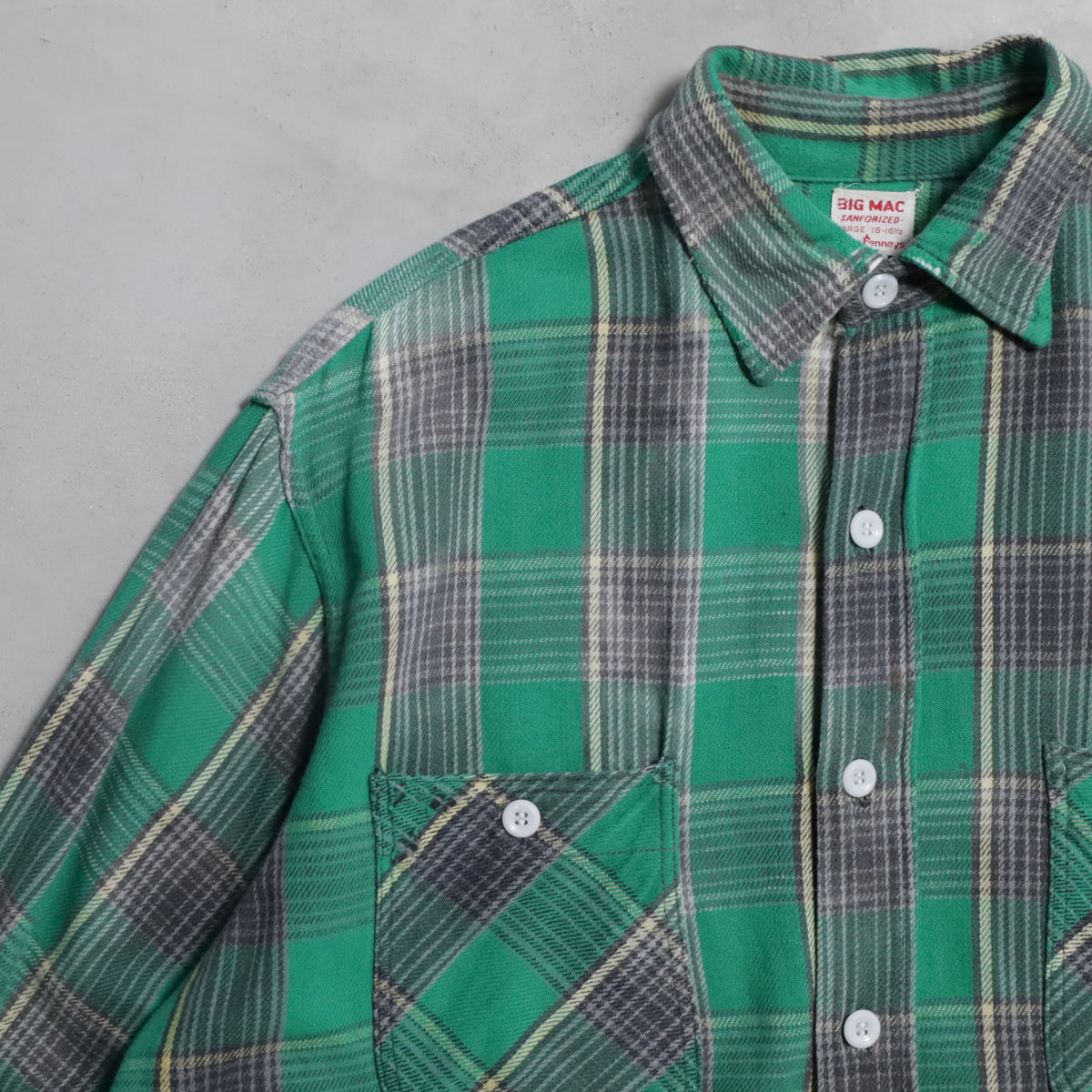 BIG MAC PLAID FLANNEL SHIRT (LARGE/GOOD CONDITION)