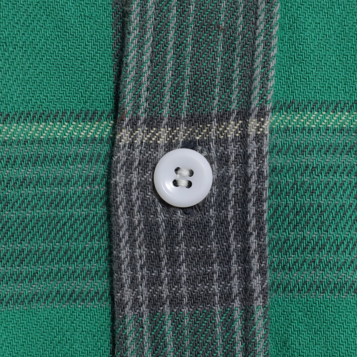BIG MAC PLAID FLANNEL SHIRT (LARGE/GOOD CONDITION)