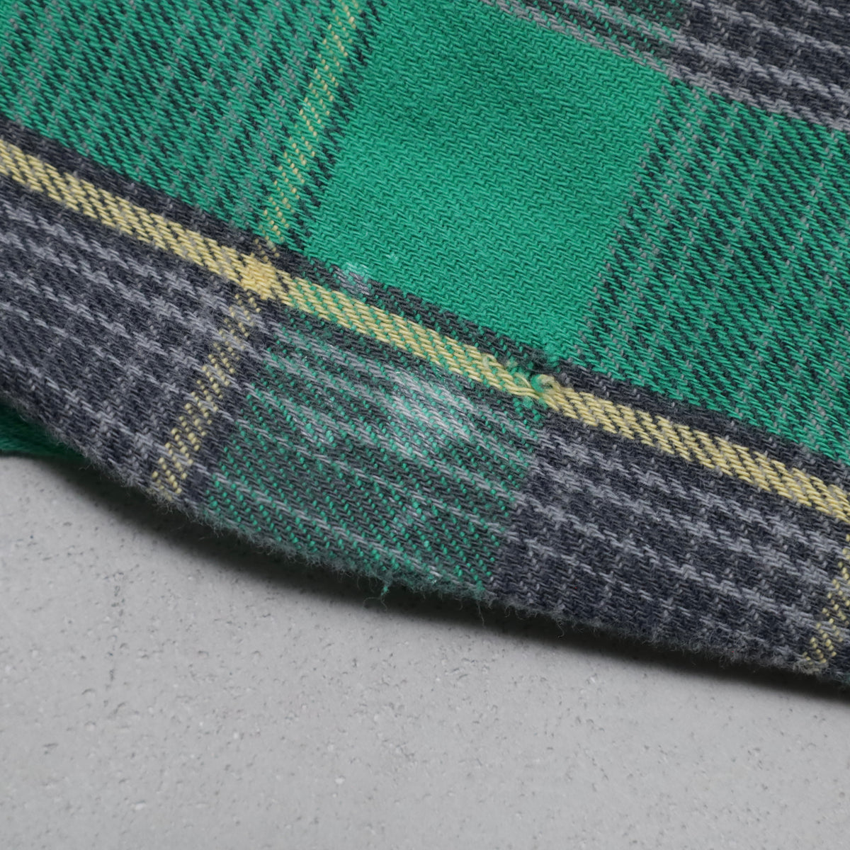 BIG MAC PLAID FLANNEL SHIRT (LARGE/GOOD CONDITION)
