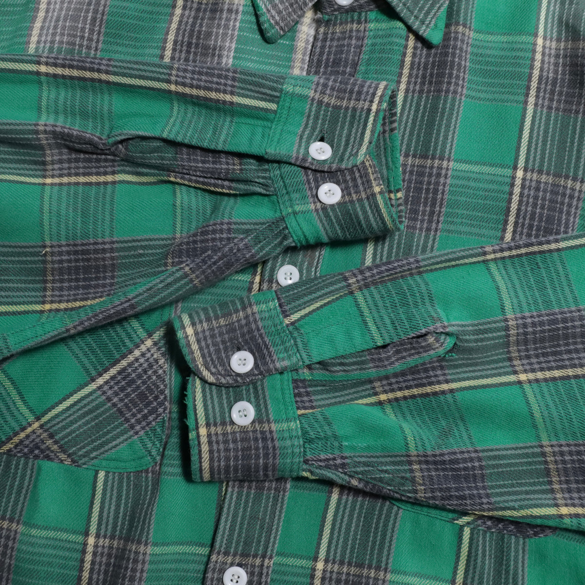 BIG MAC PLAID FLANNEL SHIRT (LARGE/GOOD CONDITION)