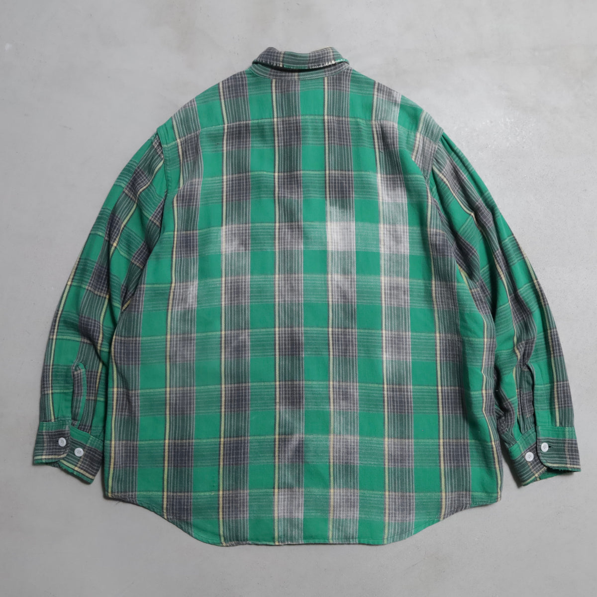 BIG MAC PLAID FLANNEL SHIRT (LARGE/GOOD CONDITION)