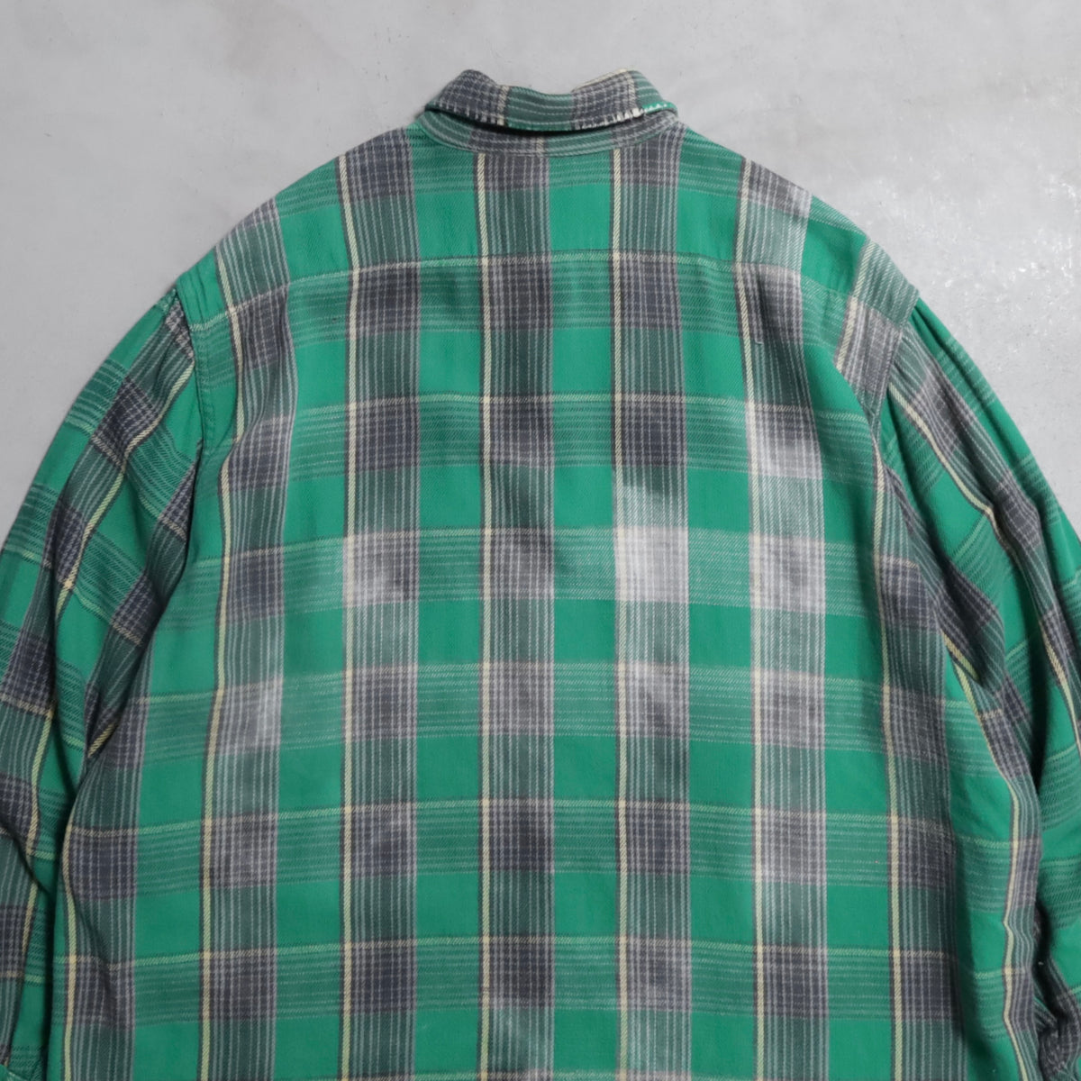 BIG MAC PLAID FLANNEL SHIRT (LARGE/GOOD CONDITION)