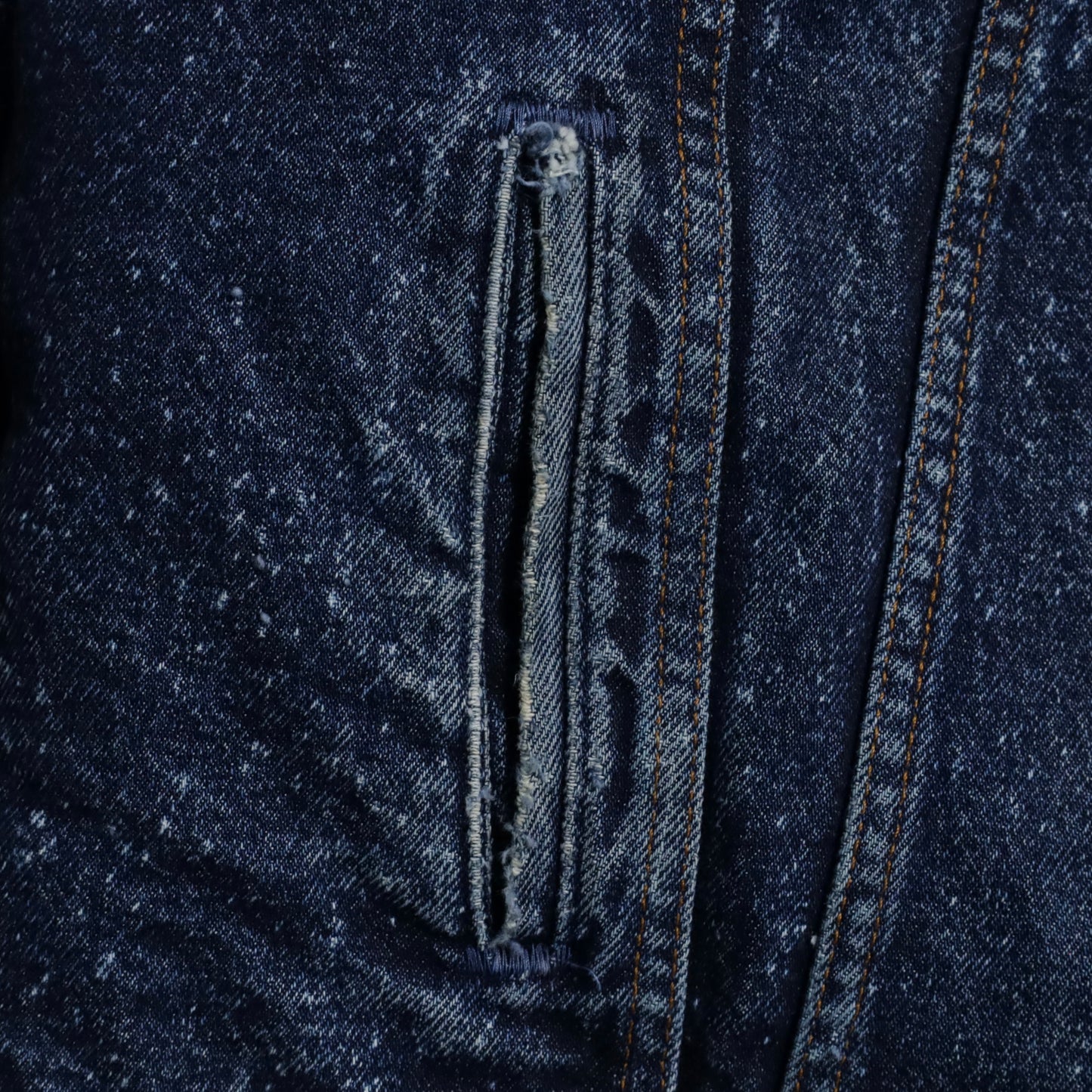 LEVI'S GALACTIC WASHED DENIM BOA JACKET (XLARGE/GOOD CONDITION)
