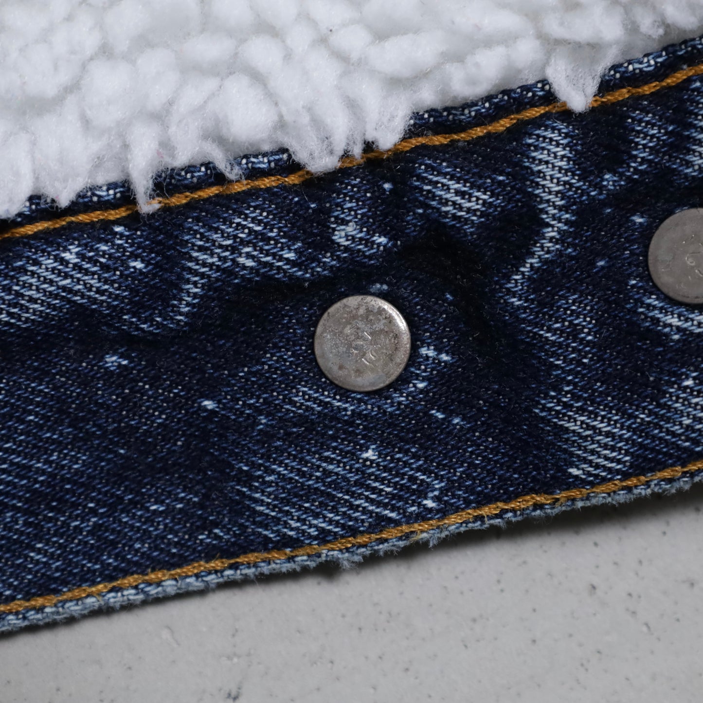 LEVI'S GALACTIC WASHED DENIM BOA JACKET (XLARGE/GOOD CONDITION)