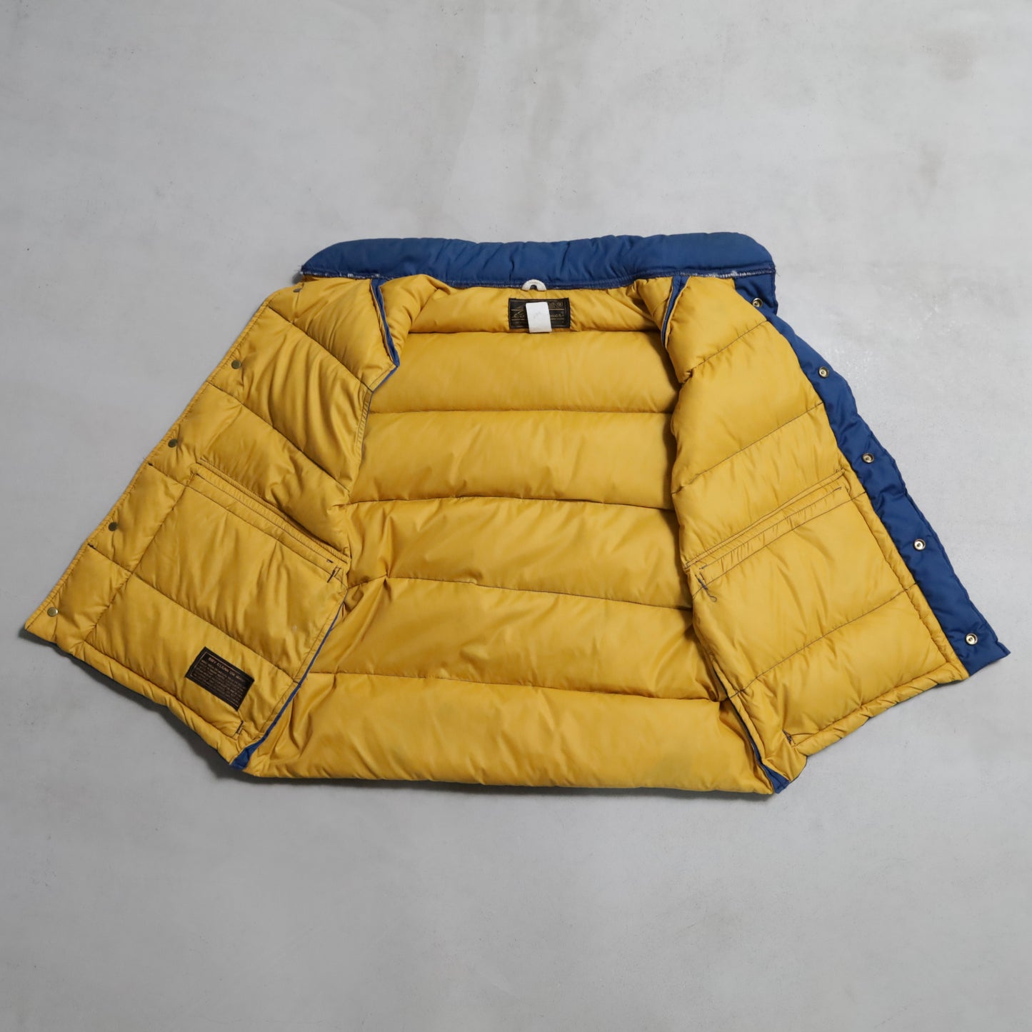 EDDIE BAUER DOWN VEST (GOOD CONDITION)