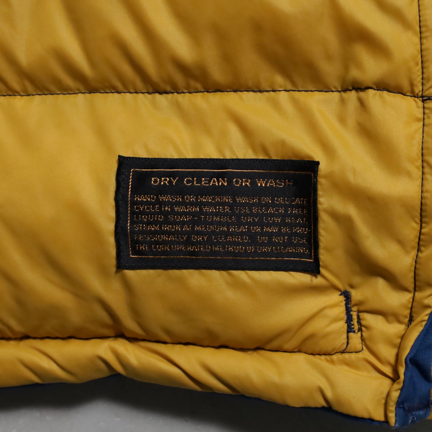 EDDIE BAUER DOWN VEST (GOOD CONDITION)