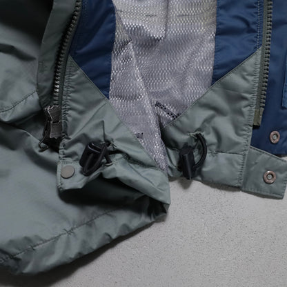 PATAGONIA DEEP WADING JACKET (SMALL/MINT CONDITION)